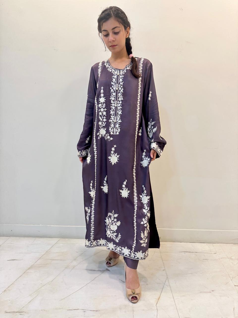 Aura (Dark mauve)