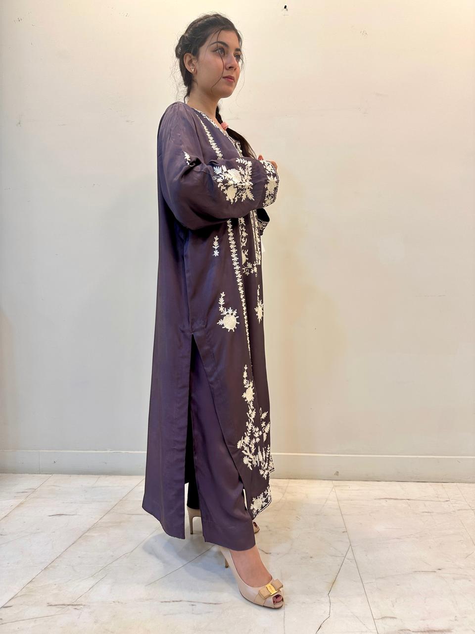 Aura (Dark mauve)